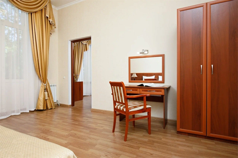 Люкс 2–местный 2-комнатный Люкс (Дача Генерала Макарова)